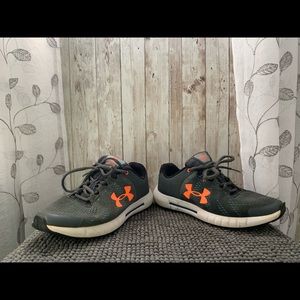 Under Armour Youth sneakers